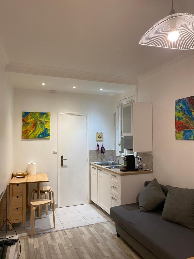 Cosy, Charming Apartment With Courtyard ปารีส ภายนอก รูปภาพ